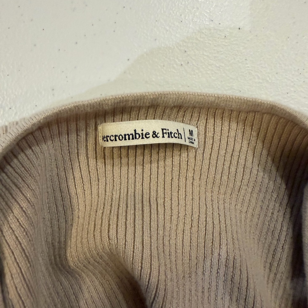 Abercrombie & Fitch Ribbed Long-Sleeve Squareneck
Sweater Bodysuit - Cream - Picture 3 of 4